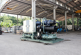 出口國(guó)外的水冷低溫機(jī)，用的是環(huán)保冷媒R404A