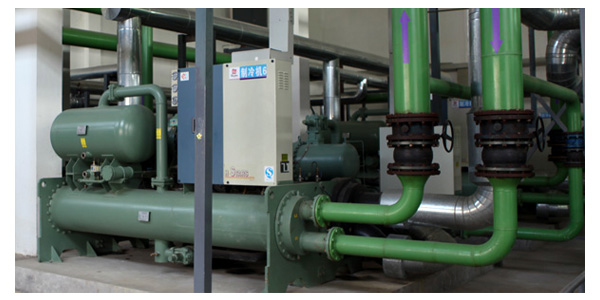 螺桿式水源熱泵機(jī)組廠家完成測試，用戶安裝簡便